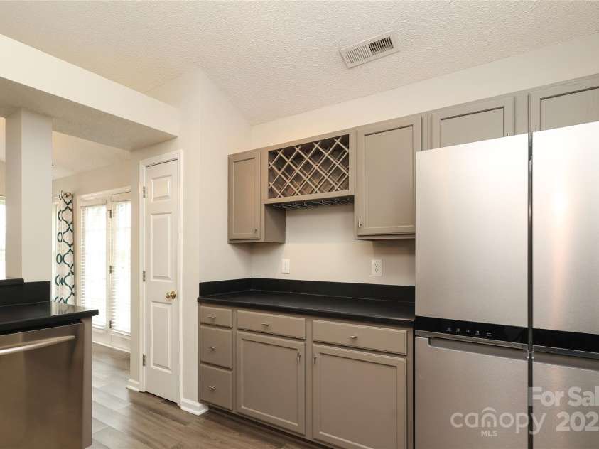 11623 Black Maple Avenue, Charlotte, NC 28269.  MLS# CAR4246127, YatesRealty ID 6467. 