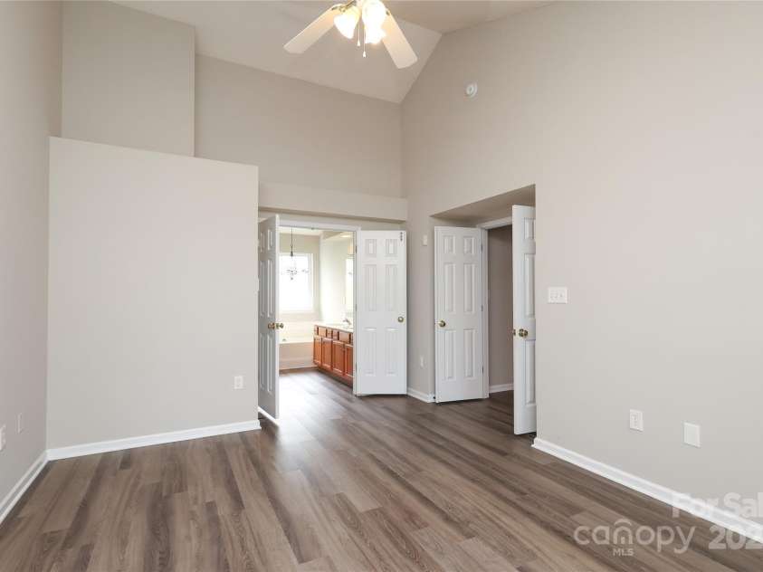 11623 Black Maple Avenue, Charlotte, NC 28269.  MLS# CAR4246127, YatesRealty ID 6467. 