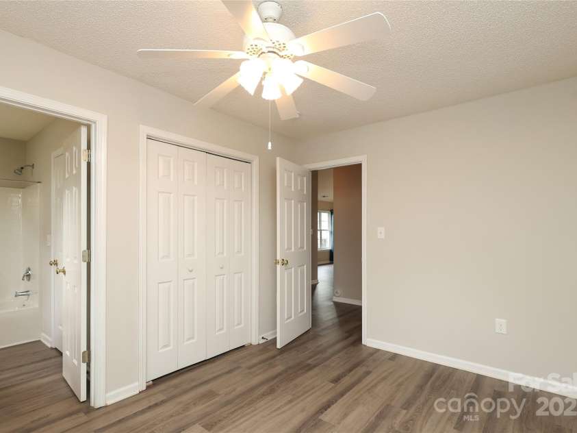 11623 Black Maple Avenue, Charlotte, NC 28269.  MLS# CAR4246127, YatesRealty ID 6467. 