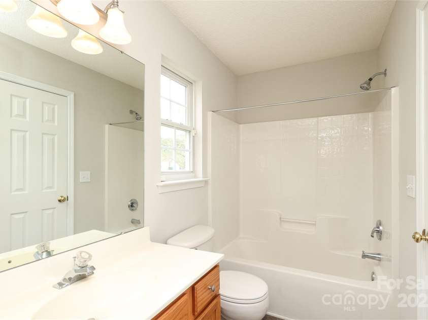 11623 Black Maple Avenue, Charlotte, NC 28269.  MLS# CAR4246127, YatesRealty ID 6467. 
