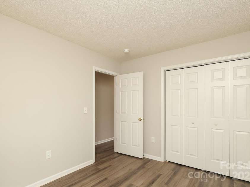 11623 Black Maple Avenue, Charlotte, NC 28269.  MLS# CAR4246127, YatesRealty ID 6467. 