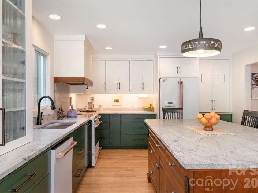 3005 Vernell Lane, Shelby, NC 28150.  MLS# CAR4255186, YatesRealty ID 6467. ...glass front cabinets, custom lighting...