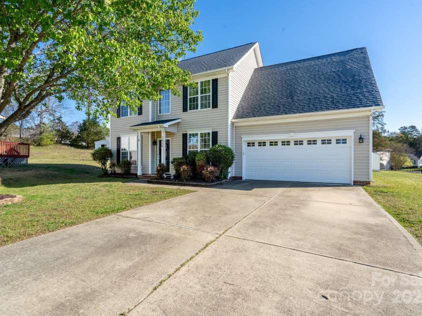 1015 Castle Rock Court, Concord, NC 28025.  MLS# CAR4238661, YatesRealty ID 6468. 