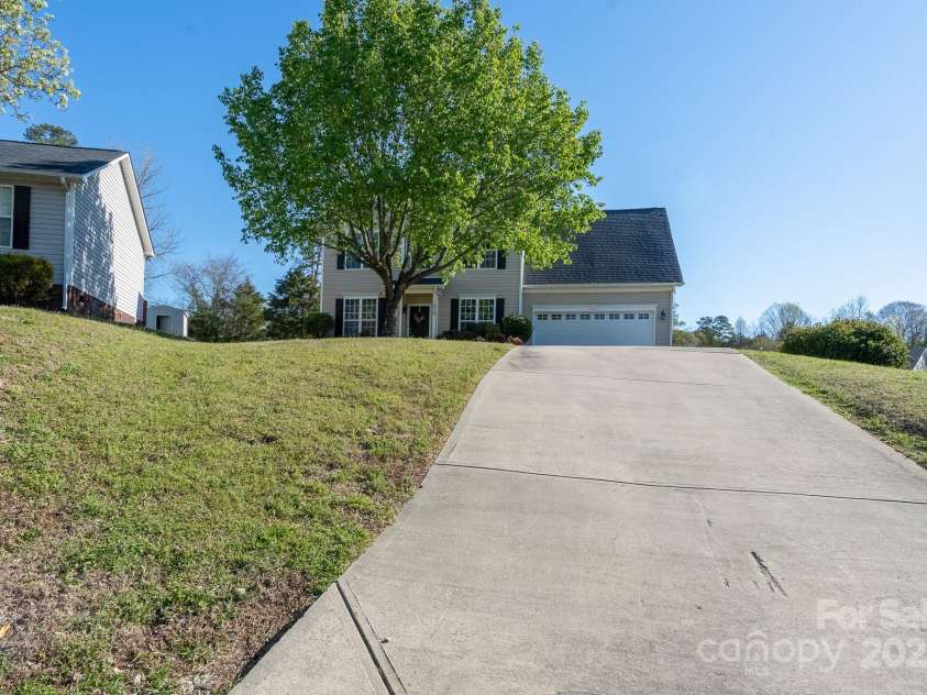 1015 Castle Rock Court, Concord, NC 28025.  MLS# CAR4238661, YatesRealty ID 6468. 
