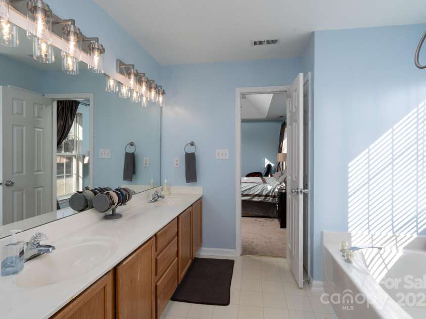 1015 Castle Rock Court, Concord, NC 28025.  MLS# CAR4238661, YatesRealty ID 6468. 