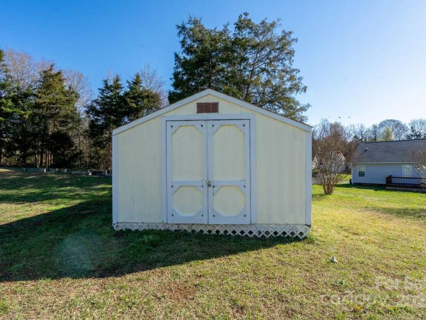 1015 Castle Rock Court, Concord, NC 28025.  MLS# CAR4238661, YatesRealty ID 6468. 