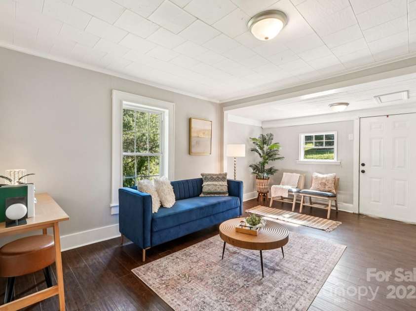 911 Elm Street, Kannapolis, NC 28081.  MLS# CAR4277351, YatesRealty ID 647. 