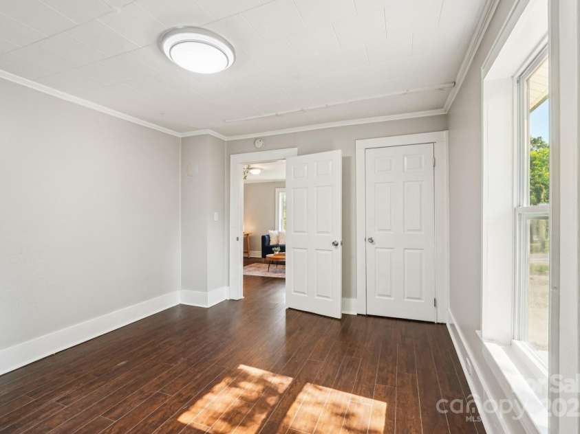 911 Elm Street, Kannapolis, NC 28081.  MLS# CAR4277351, YatesRealty ID 647. 