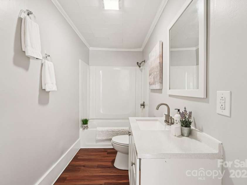 911 Elm Street, Kannapolis, NC 28081.  MLS# CAR4277351, YatesRealty ID 647. 