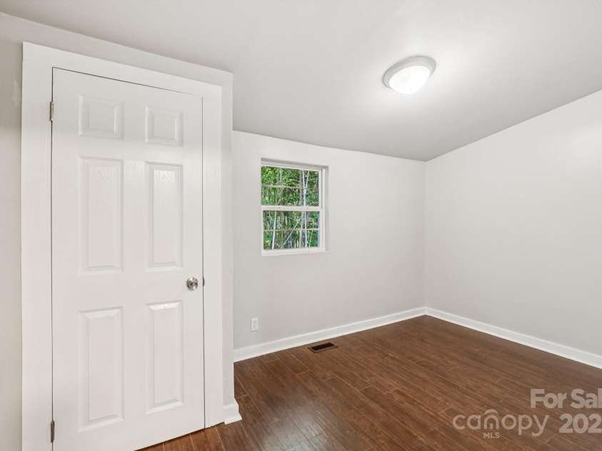 911 Elm Street, Kannapolis, NC 28081.  MLS# CAR4277351, YatesRealty ID 647. 