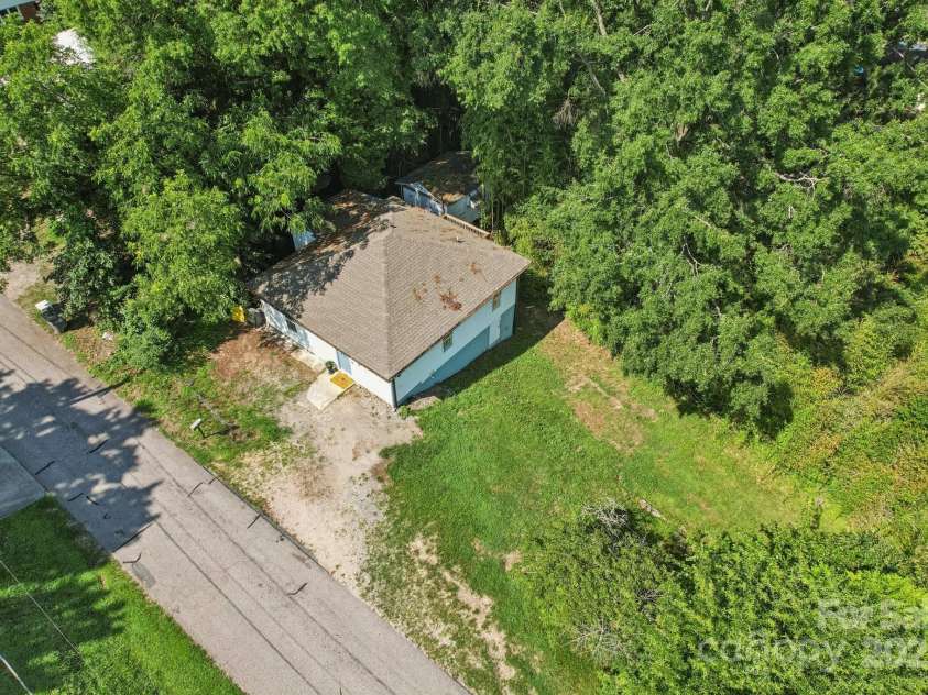 911 Elm Street, Kannapolis, NC 28081.  MLS# CAR4277351, YatesRealty ID 647. 