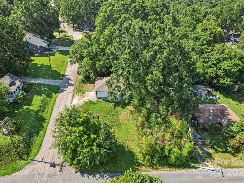 911 Elm Street, Kannapolis, NC 28081.  MLS# CAR4277351, YatesRealty ID 647. 