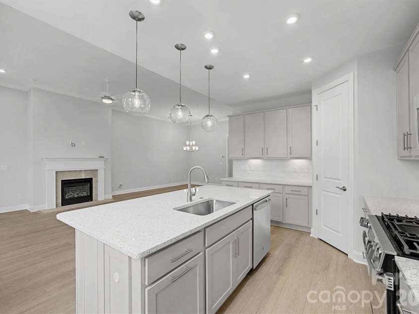 1095 Wylie Falls Lane, York, SC 29745.  MLS# CAR4338710, YatesRealty ID 6472. 