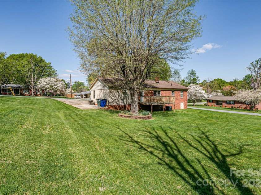 501 8th Avenue, Conover, NC 28613.  MLS# CAR4244722, YatesRealty ID 6472. 