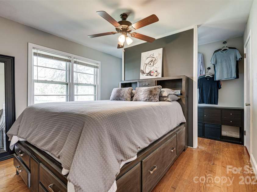 501 8th Avenue, Conover, NC 28613.  MLS# CAR4244722, YatesRealty ID 6472. 