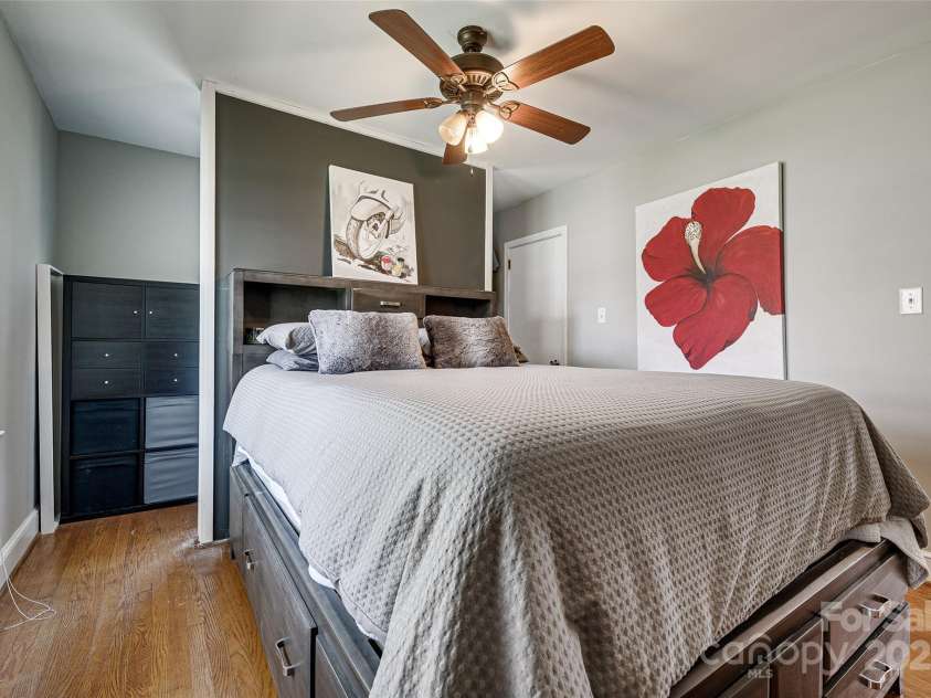 501 8th Avenue, Conover, NC 28613.  MLS# CAR4244722, YatesRealty ID 6472. 