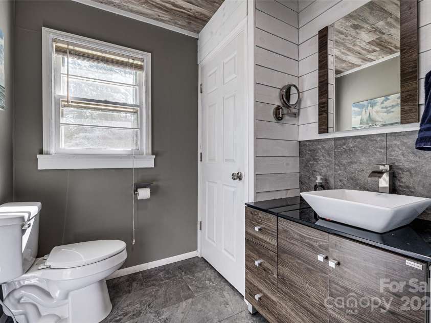 501 8th Avenue, Conover, NC 28613.  MLS# CAR4244722, YatesRealty ID 6472. 