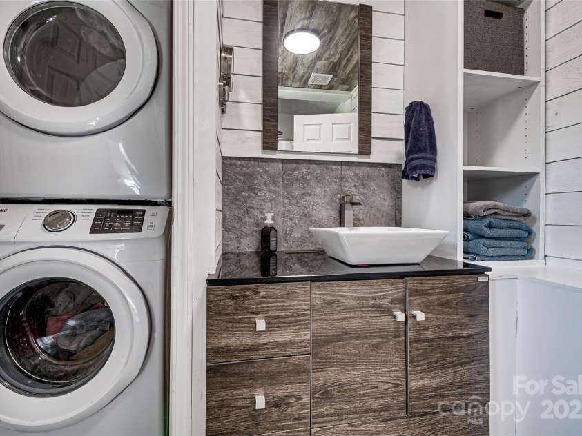 501 8th Avenue, Conover, NC 28613.  MLS# CAR4244722, YatesRealty ID 6472. 