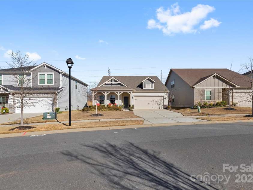 11608 Solstice Way, Huntersville, NC 28078.  MLS# CAR4196627, YatesRealty ID 6473. 