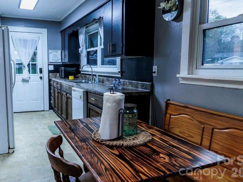 119 Collins Avenue, Forest City, NC 28043.  MLS# CAR4355548, YatesRealty ID 6474. 