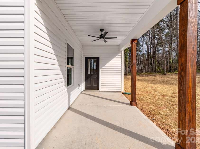 1300 Eddie Street, Gastonia, NC 28054.  MLS# CAR4203364, YatesRealty ID 6474. 