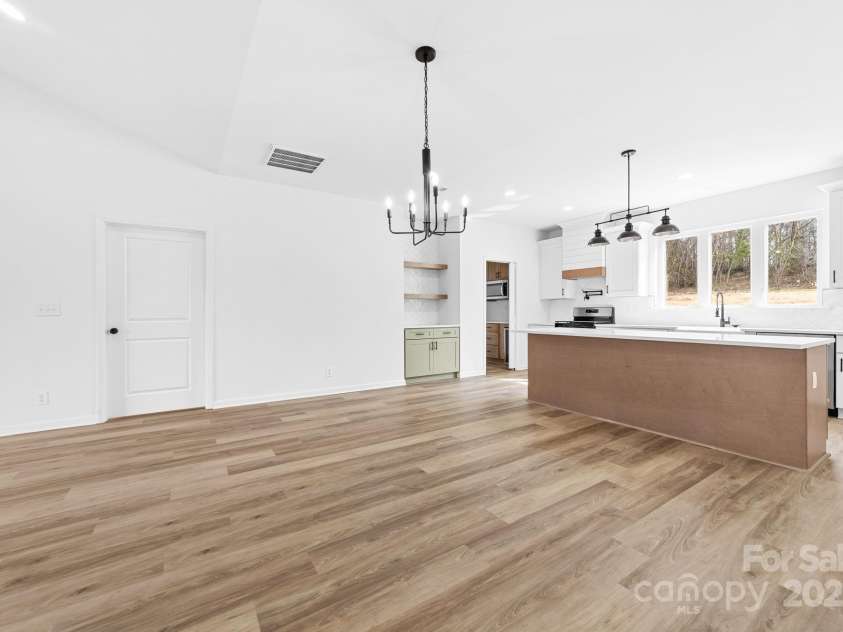 1300 Eddie Street, Gastonia, NC 28054.  MLS# CAR4203364, YatesRealty ID 6474. 