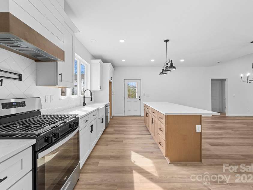 1300 Eddie Street, Gastonia, NC 28054.  MLS# CAR4203364, YatesRealty ID 6474. 