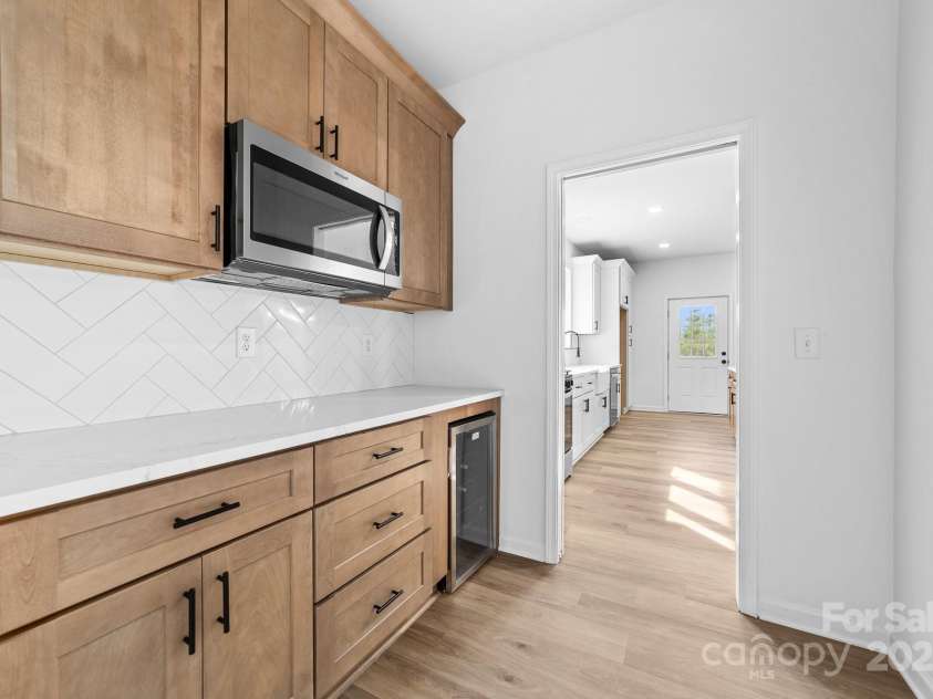 1300 Eddie Street, Gastonia, NC 28054.  MLS# CAR4203364, YatesRealty ID 6474. 