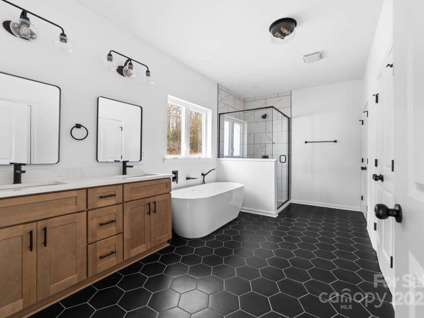 1300 Eddie Street, Gastonia, NC 28054.  MLS# CAR4203364, YatesRealty ID 6474. 