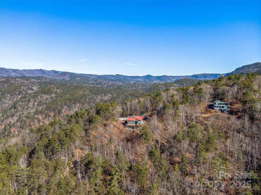 490 Arrowhead Ridge Road, Brevard, NC 28712.  MLS# CAR4214712, YatesRealty ID 6475. 