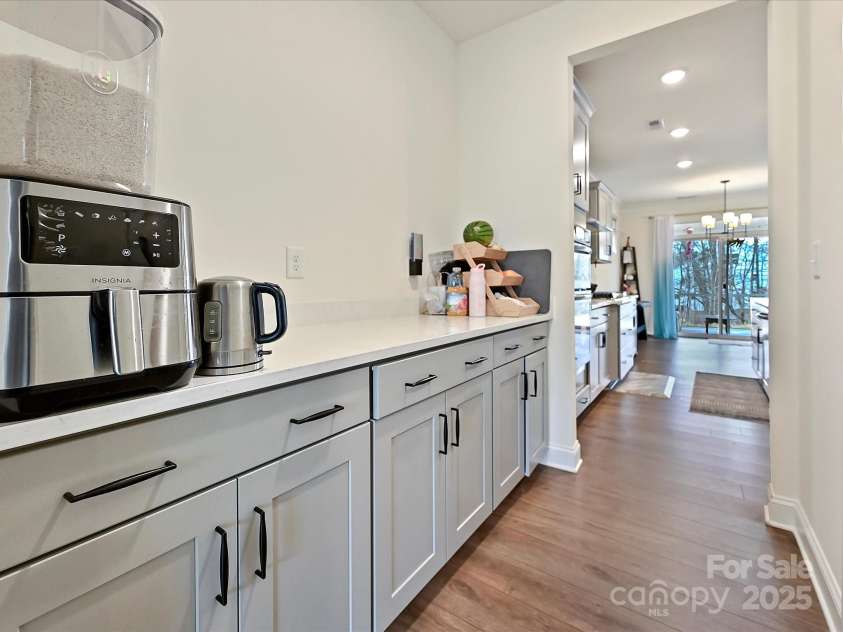 4606 Gatesmills Avenue, Charlotte, NC 28213.  MLS# CAR4245045, YatesRealty ID 6476. 