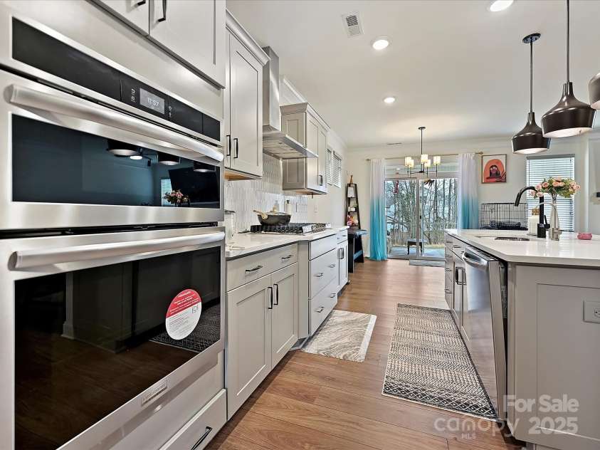 4606 Gatesmills Avenue, Charlotte, NC 28213.  MLS# CAR4245045, YatesRealty ID 6476. 