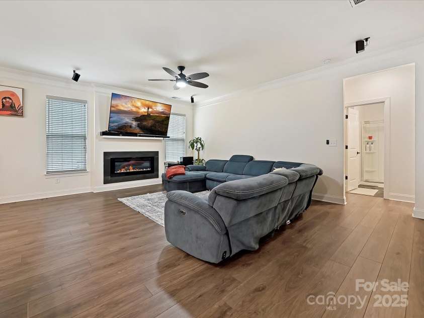 4606 Gatesmills Avenue, Charlotte, NC 28213.  MLS# CAR4245045, YatesRealty ID 6476. 