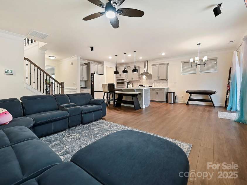 4606 Gatesmills Avenue, Charlotte, NC 28213.  MLS# CAR4245045, YatesRealty ID 6476. 