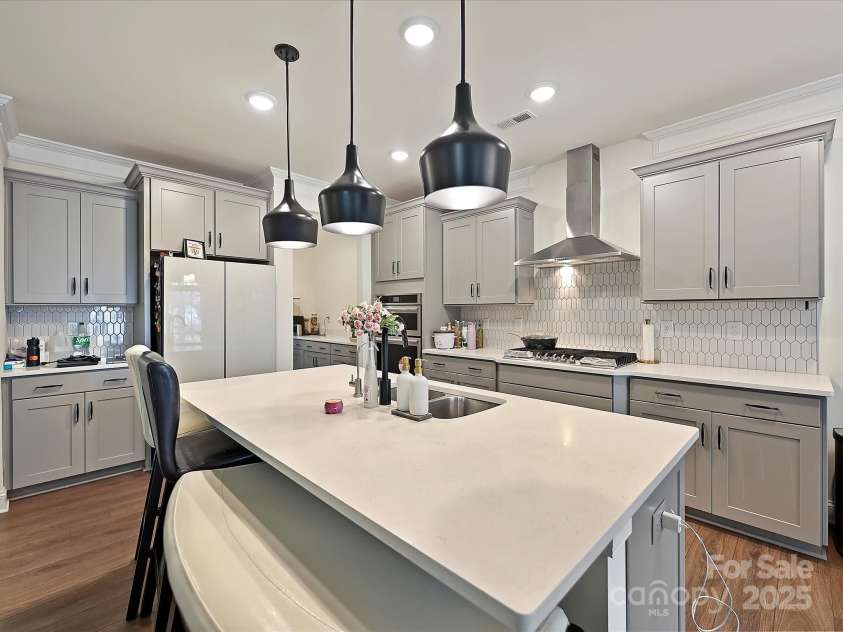 4606 Gatesmills Avenue, Charlotte, NC 28213.  MLS# CAR4245045, YatesRealty ID 6476. 