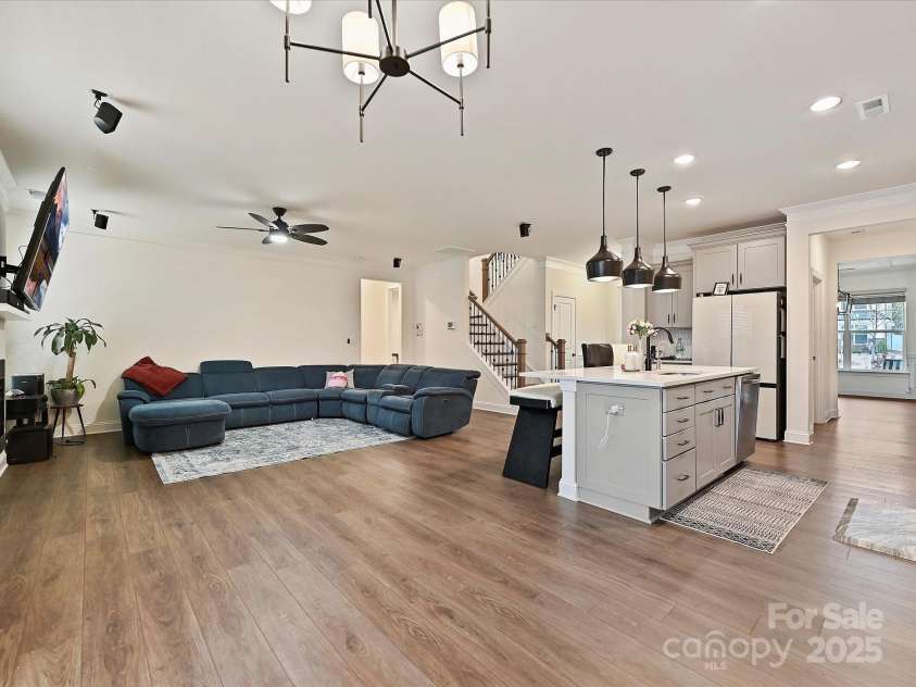 4606 Gatesmills Avenue, Charlotte, NC 28213.  MLS# CAR4245045, YatesRealty ID 6476. 