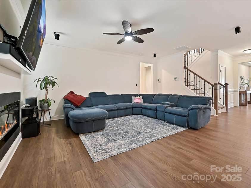 4606 Gatesmills Avenue, Charlotte, NC 28213.  MLS# CAR4245045, YatesRealty ID 6476. 