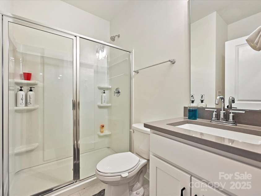 4606 Gatesmills Avenue, Charlotte, NC 28213.  MLS# CAR4245045, YatesRealty ID 6476. 