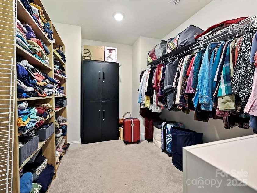 4606 Gatesmills Avenue, Charlotte, NC 28213.  MLS# CAR4245045, YatesRealty ID 6476. 