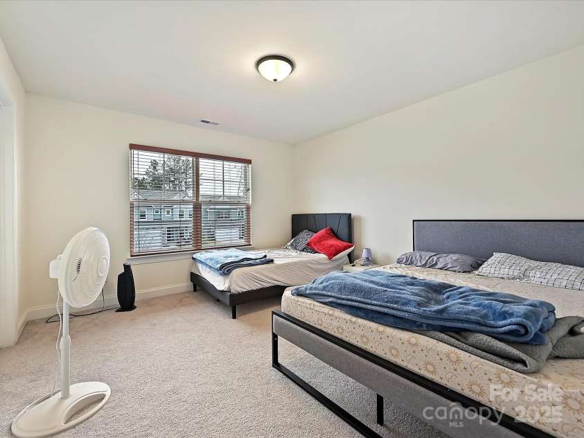 4606 Gatesmills Avenue, Charlotte, NC 28213.  MLS# CAR4245045, YatesRealty ID 6476. 