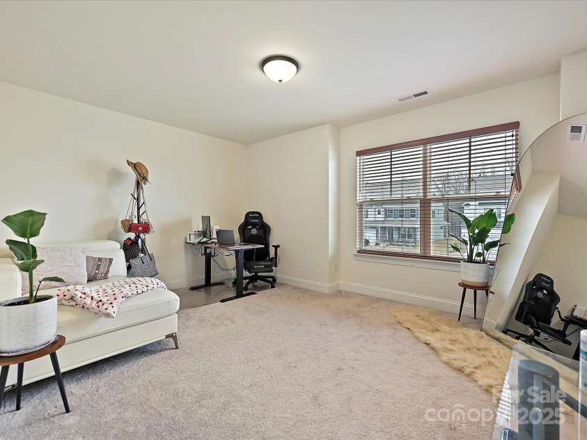 4606 Gatesmills Avenue, Charlotte, NC 28213.  MLS# CAR4245045, YatesRealty ID 6476. 