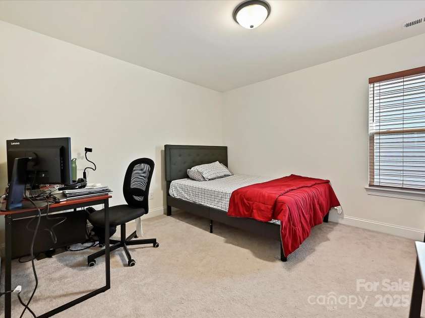 4606 Gatesmills Avenue, Charlotte, NC 28213.  MLS# CAR4245045, YatesRealty ID 6476. 