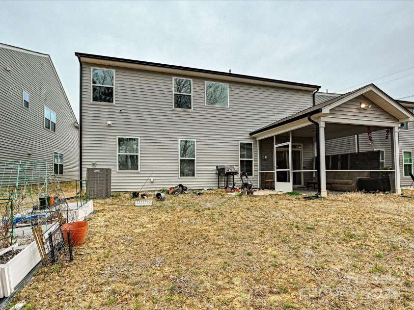 4606 Gatesmills Avenue, Charlotte, NC 28213.  MLS# CAR4245045, YatesRealty ID 6476. 