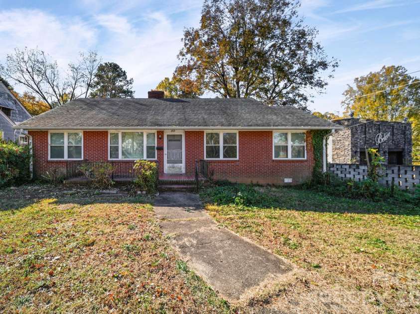 953 Fairmont Avenue, Salisbury, NC 28144.  MLS# CAR4320438, YatesRealty ID 6476. 