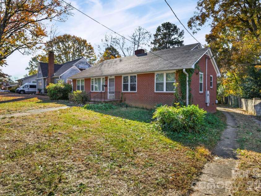 953 Fairmont Avenue, Salisbury, NC 28144.  MLS# CAR4320438, YatesRealty ID 6476. 