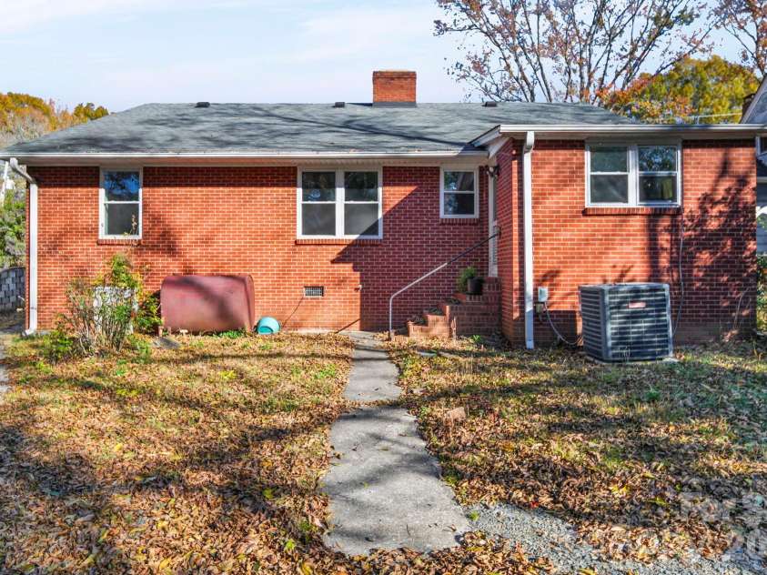 953 Fairmont Avenue, Salisbury, NC 28144.  MLS# CAR4320438, YatesRealty ID 6476. 