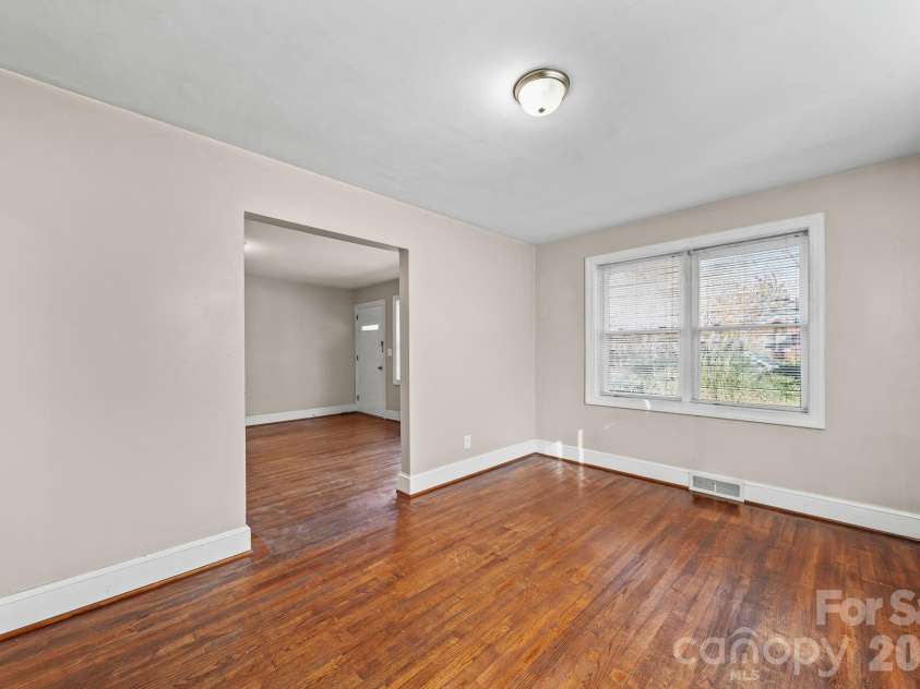 953 Fairmont Avenue, Salisbury, NC 28144.  MLS# CAR4320438, YatesRealty ID 6476. 