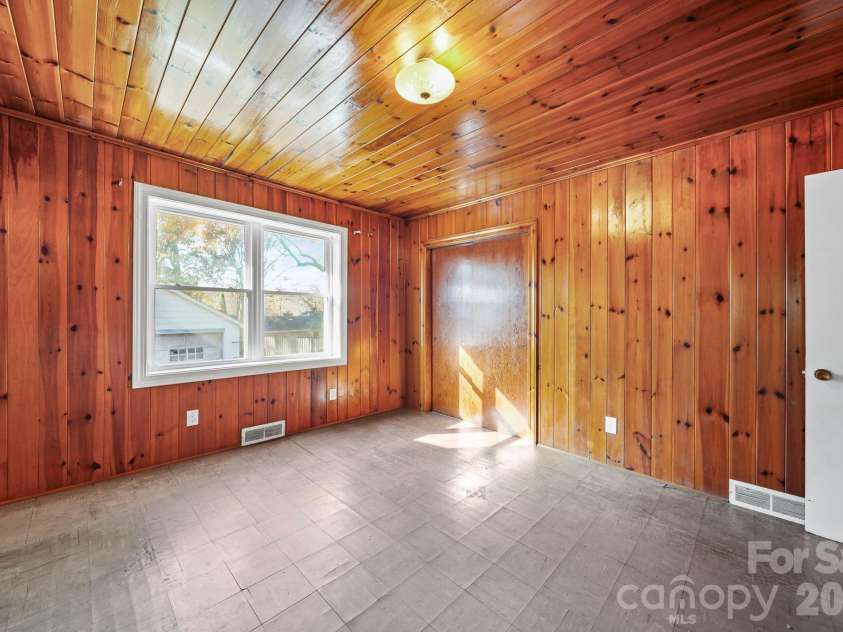 953 Fairmont Avenue, Salisbury, NC 28144.  MLS# CAR4320438, YatesRealty ID 6476. 