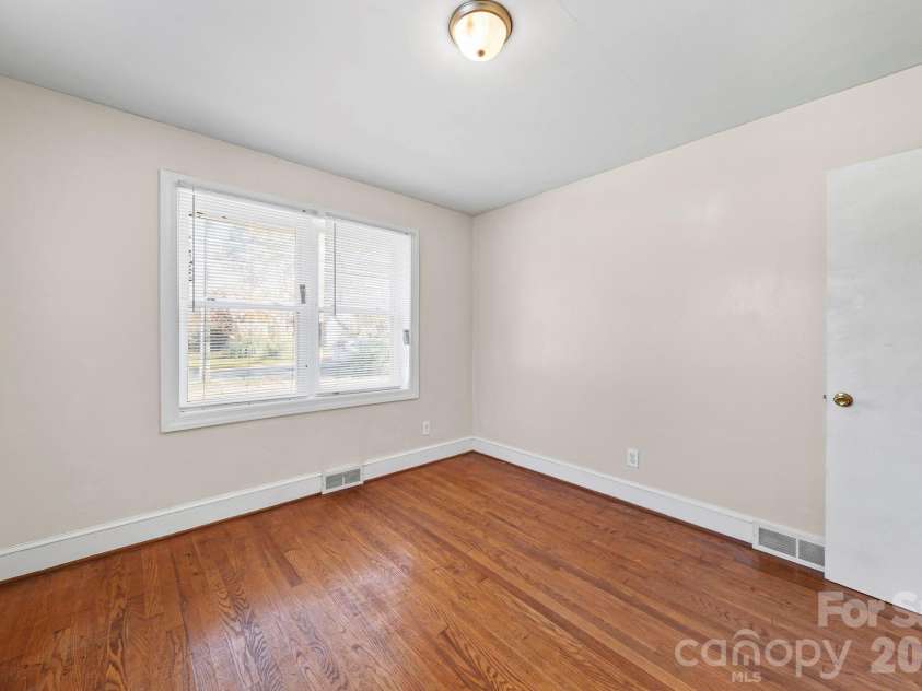 953 Fairmont Avenue, Salisbury, NC 28144.  MLS# CAR4320438, YatesRealty ID 6476. 