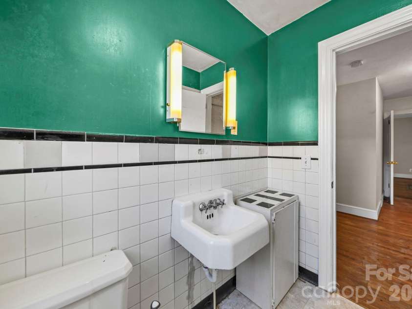 953 Fairmont Avenue, Salisbury, NC 28144.  MLS# CAR4320438, YatesRealty ID 6476. 